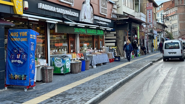 TAŞHAN CADDESİNE YENİ KALDIRIMLAR
