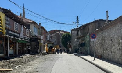 BELEDİYE KALDIRIMLARI YENİLİYOR