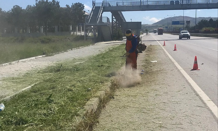 ÇEVREYOLU BULVARINDA TEMİZLİK ÇALIŞMASI