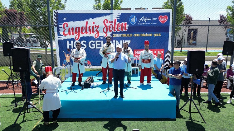 ŞÖLENDE GÖNÜLLERİNCE EĞLENDİLER