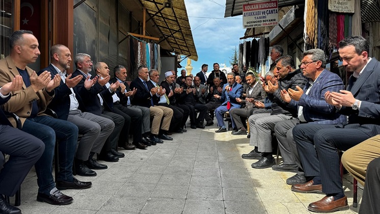 ARİFE DUASI ORTAK YAPILACAK