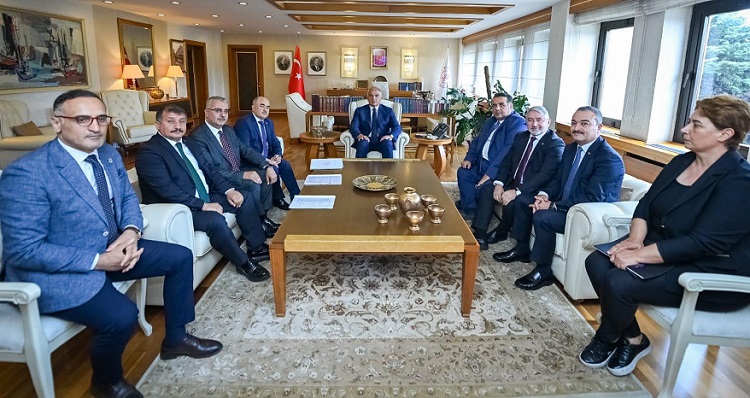 ÇORUM HEYETİ BAKANLARLA GÖRÜŞTÜ