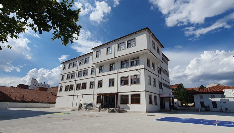 4 OKUL YENİ EĞİTİM ÖĞRETİM YILINA HAZIR