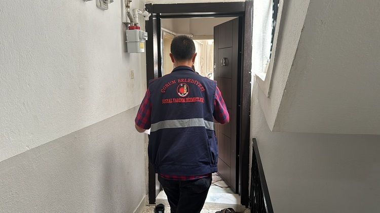 BELEDİYE İHTİYAÇ SAHİPLERİNE DAĞITTI