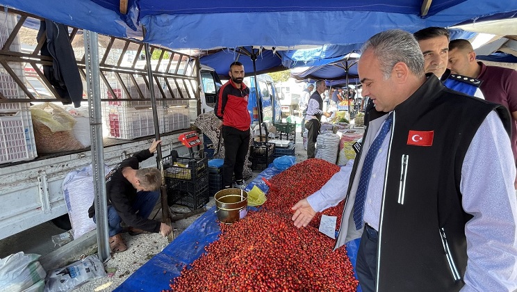 PAZARLARDA DENETİMLER DEVAM EDİYOR