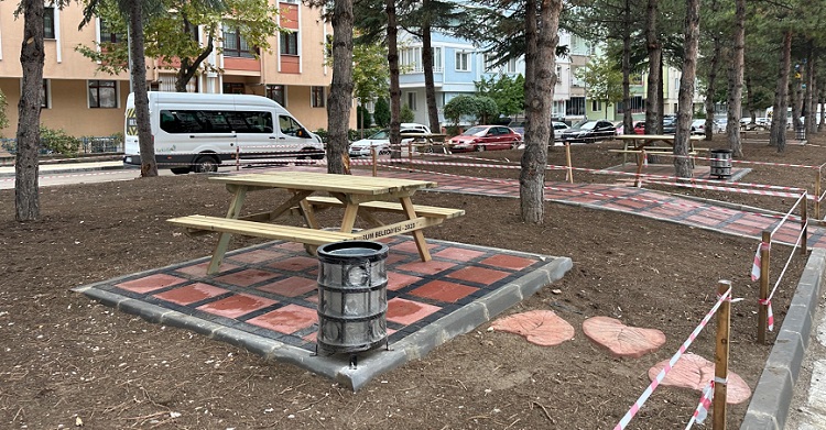 VARİNLİ CADDESİNDE REKREASYON ÇALIŞMASI