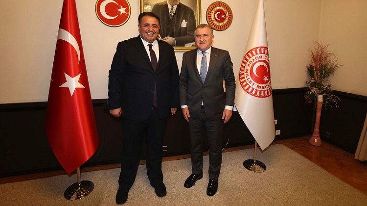BAKAN BAK’TAN İSKİLİP’E 3 SPOR TESİS SÖZÜ