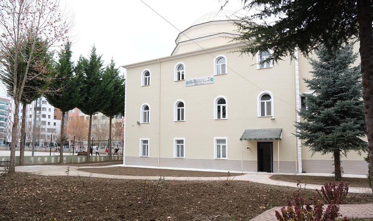 HZ.ÖMER CAMİ İBADETE AÇILDI