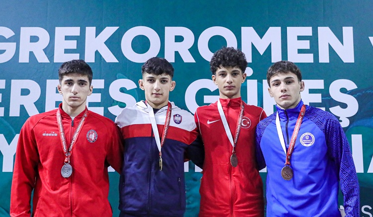 GÜREŞ ŞAMPİYONASINA ÇORUM DAMGASI