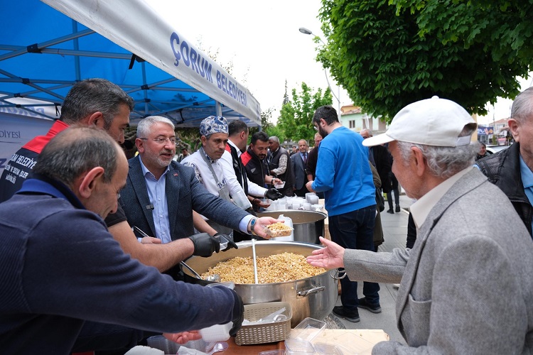 BELEDİYE’DEN VATANDAŞA HEDİK İKRAMI