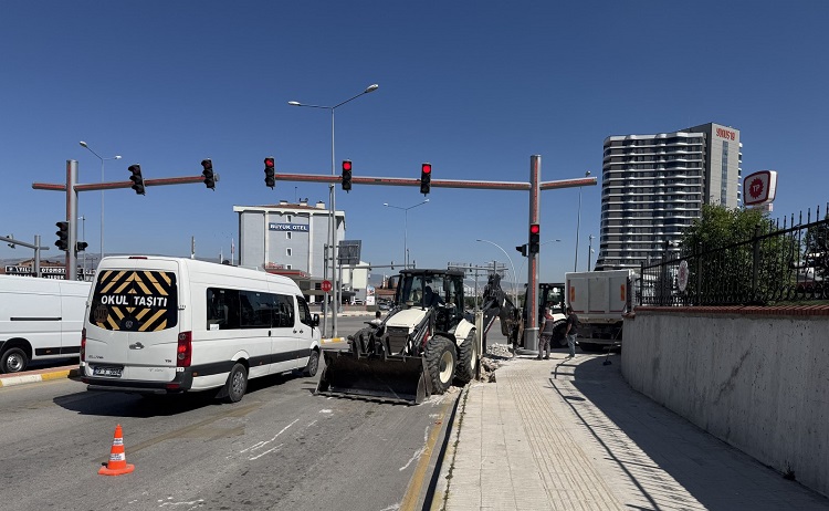 ÇORUM’DA İKİ BÖLGEDE YOL GENİŞLETME ÇALIŞMASI