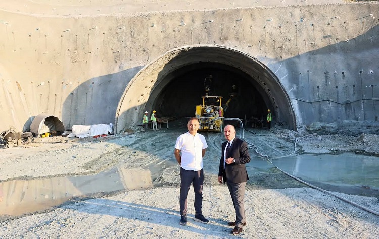ÇORUM’DA TREN RAYLARI İÇİN DAĞLAR DELİNİYOR