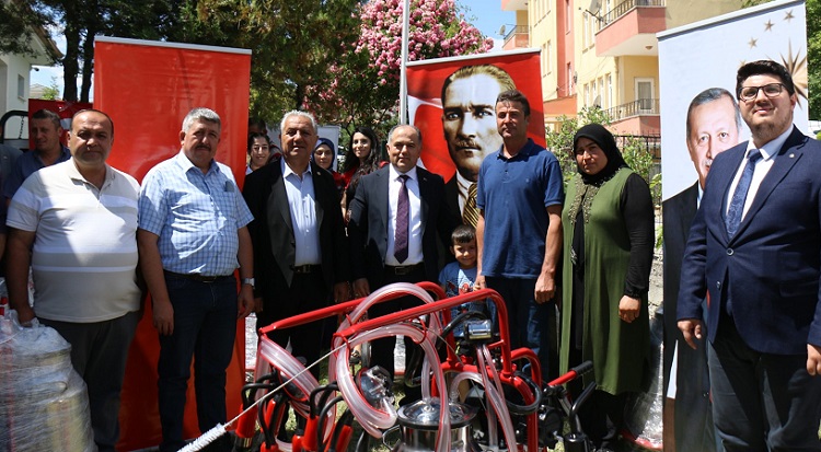 SÜT SAĞIM MAKİNELERİ TÖRENLE DAĞITILDI