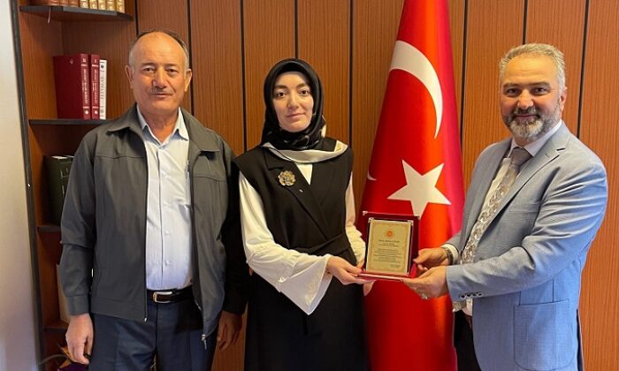 ÖDÜLÜNÜ FİLİSTİN’DEKİ MAZLUMLARA BAĞIŞLADI